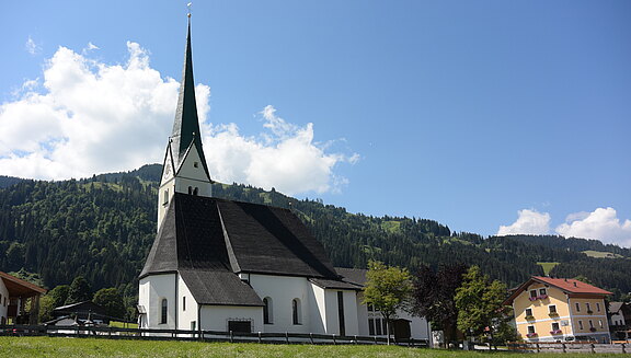 Kerk_Niederau.JPG 